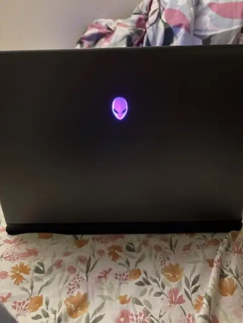 Alienware M16 R2 Ultra 9 RTX 4070, 32gb ram gaming laptop   bag - Photo 3