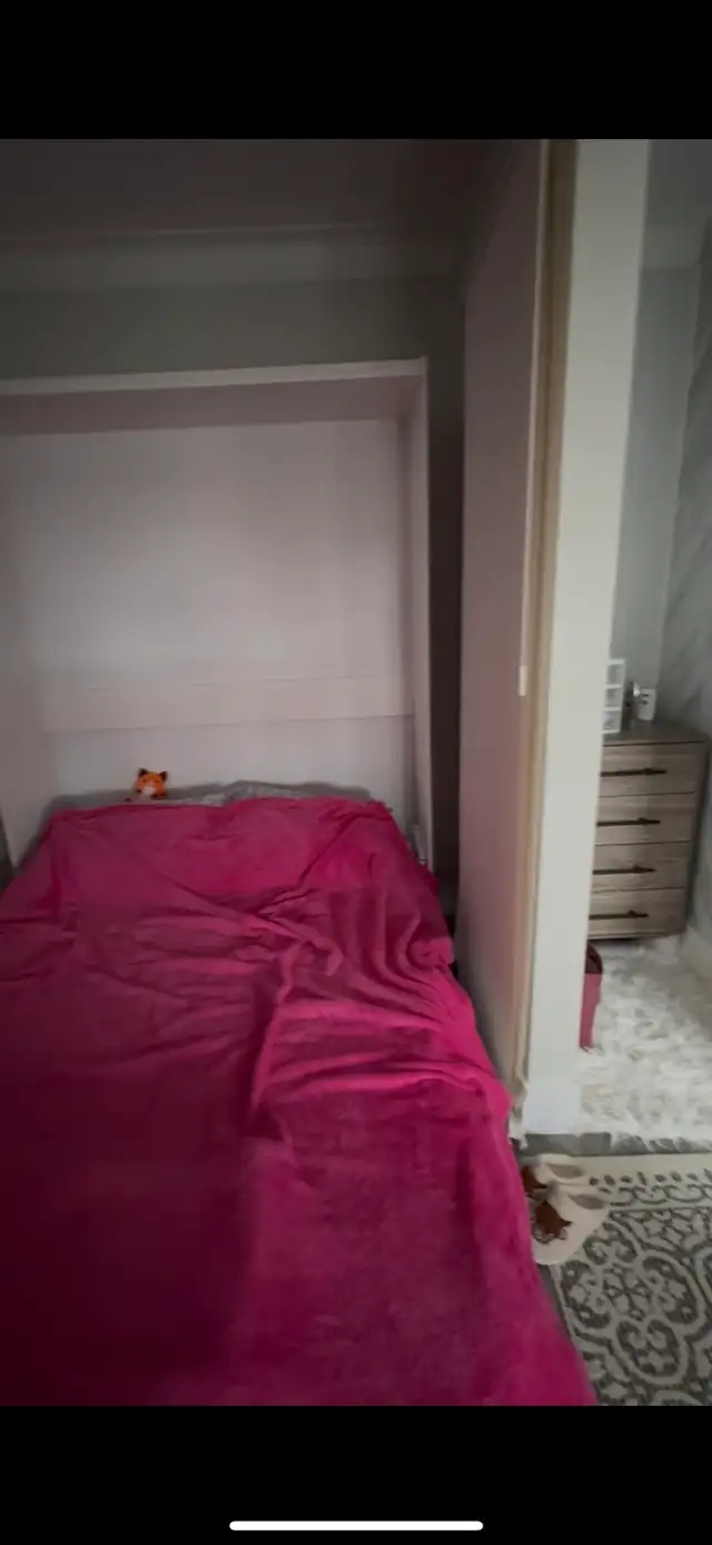 Summer Sublet Available - Photo 2