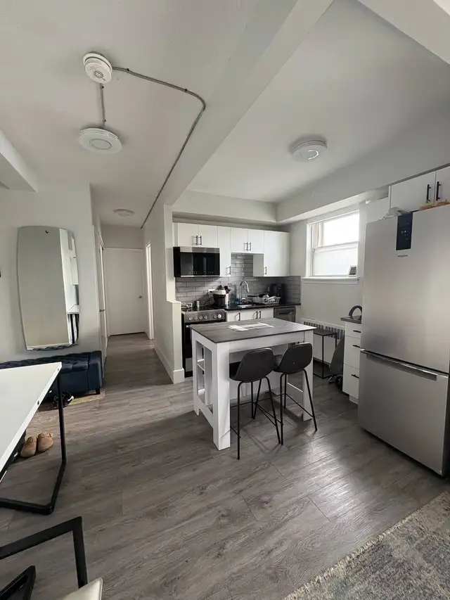 Summer Sublet Available - Photo 6