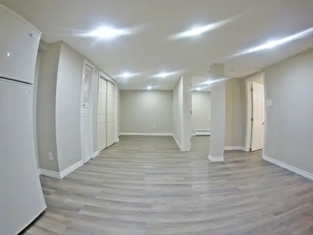 1 Bedroom Apartment -  Renovated/Cozy/Spacious/All inclusive - Photo 5