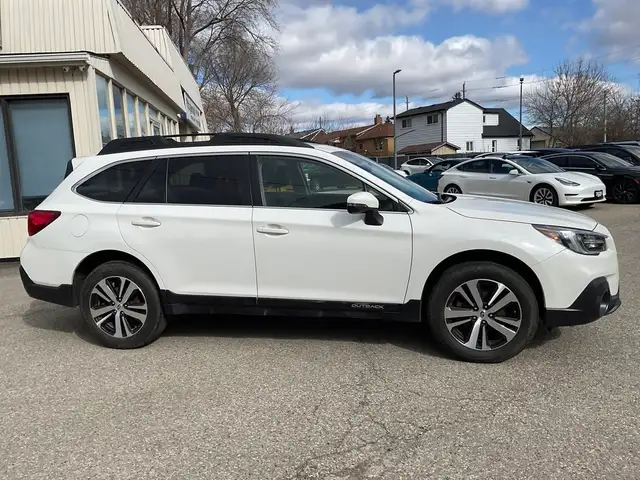 2019 Subaru Outback 2.5i Limited W/ Eye Sight Pkg - LEATHER! NAV - Photo 8