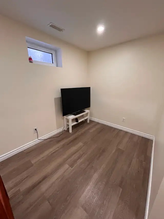 1 Bedroom basement unit available in Scarborough: - Photo 3