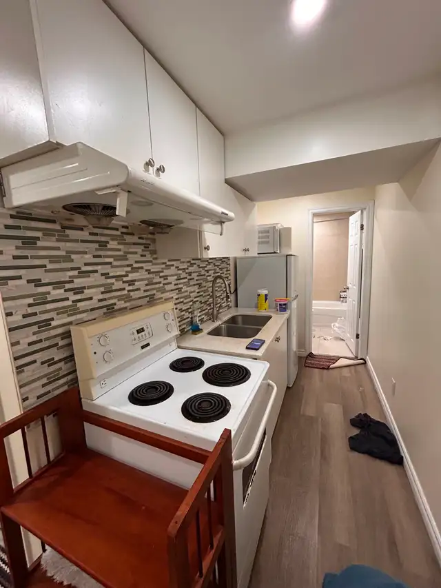 1 Bedroom basement unit available in Scarborough: - Photo 4