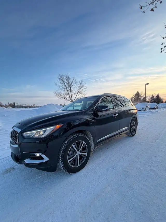2019 Infiniti QX60 LUXE AWD — 7 Passenger SUV - Photo 4