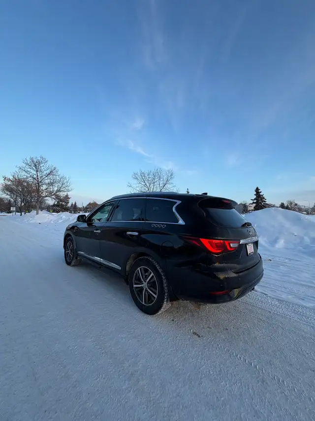 2019 Infiniti QX60 LUXE AWD — 7 Passenger SUV - Photo 5