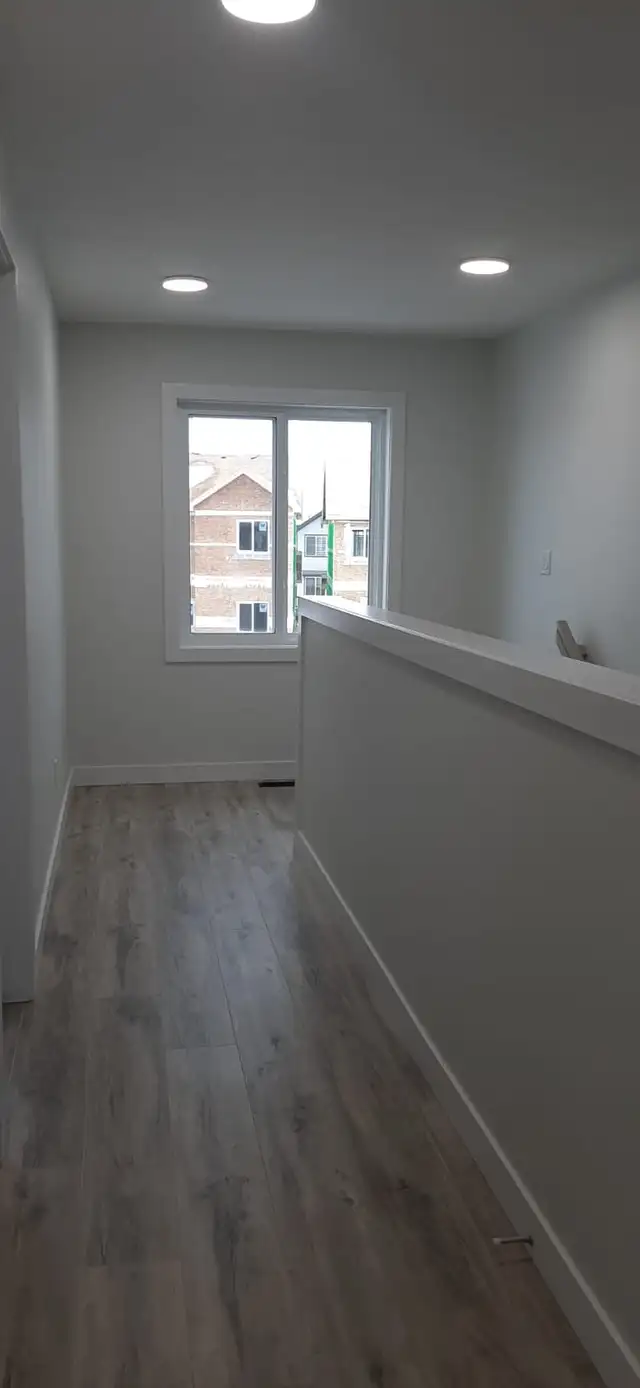 Amazing 4bed 3 full bathroom house with detach garage for rent - Photo 5