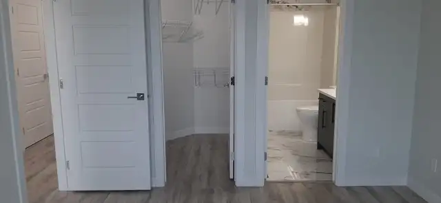 Amazing 4bed 3 full bathroom house with detach garage for rent - Photo 7