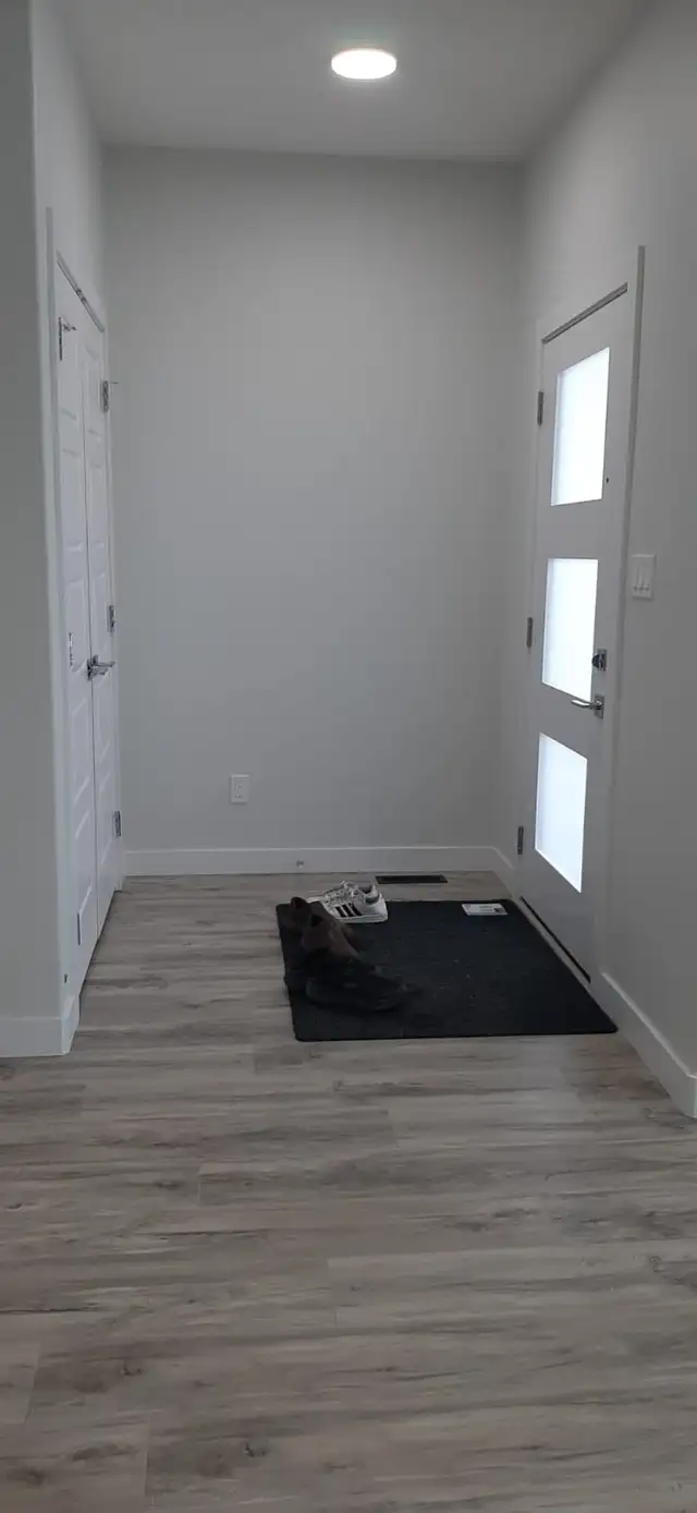 Amazing 4bed 3 full bathroom house with detach garage for rent - Photo 10