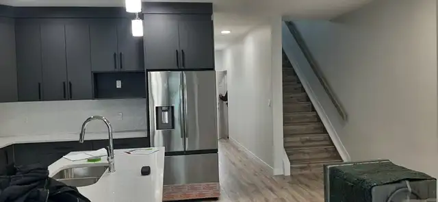 Amazing 4bed 3 full bathroom house with detach garage for rent - Photo 13