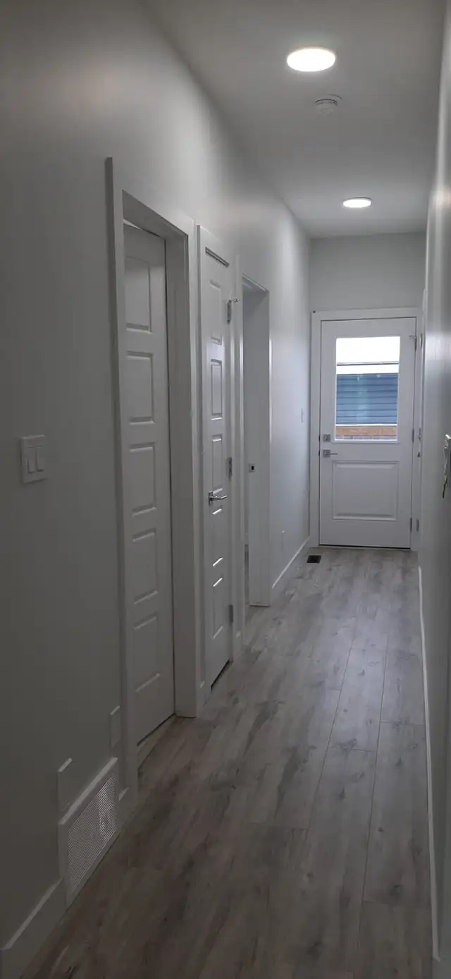 Amazing 4bed 3 full bathroom house with detach garage for rent - Photo 14