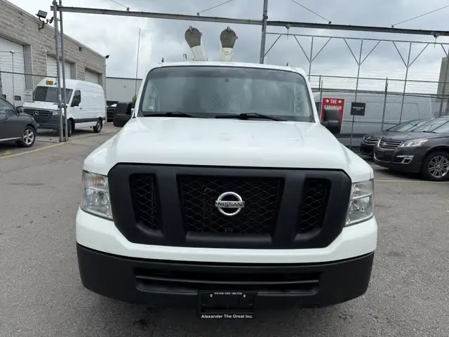 2016 Nissan NV 3500HD Cargo - Photo 3