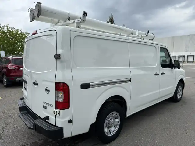 2016 Nissan NV 3500HD Cargo - Photo 6
