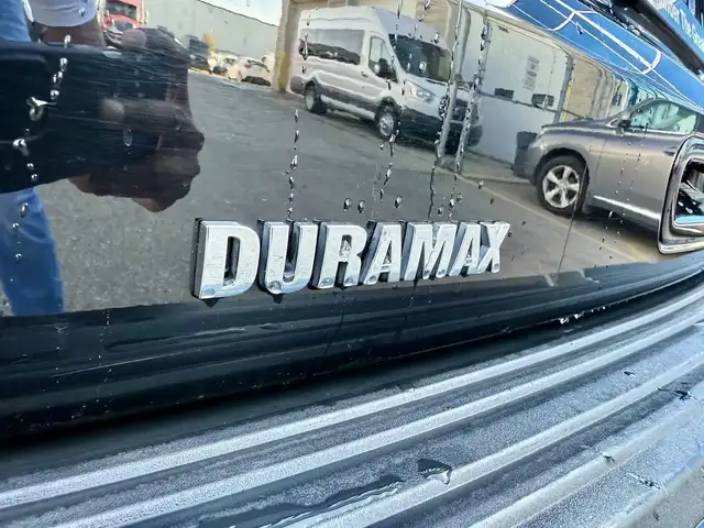 2022 Chevrolet Suburban LT - DURAMAX DIESEL! - Photo 7