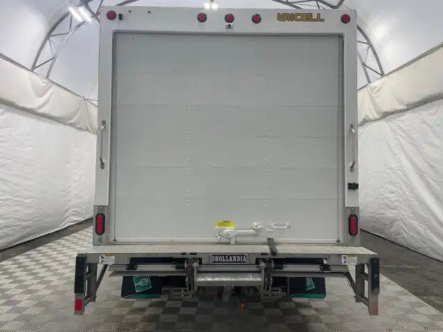 2025 Ford E-Series Cutaway - Photo 9