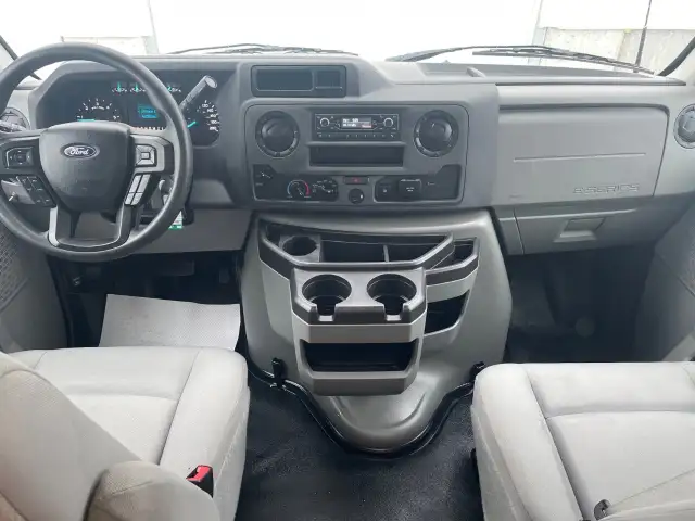 2025 Ford E-Series Cutaway - Photo 13