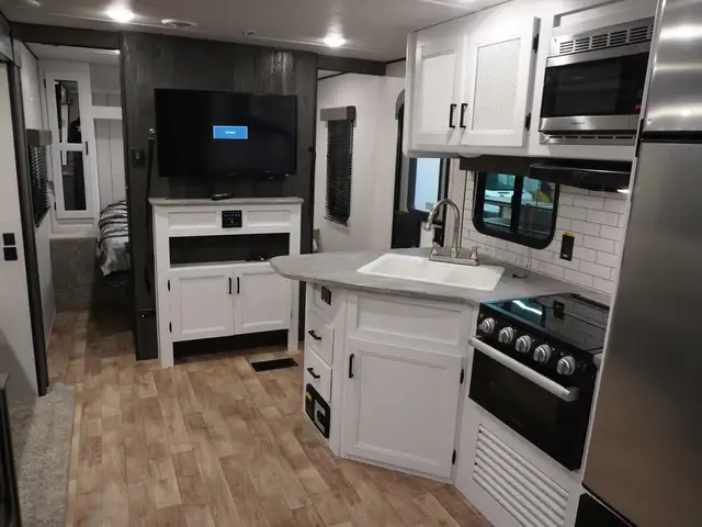 2022 Keystone RV Hideout 272BH, BRIGHT & MODERN VERY CLEAN BUNKH - Photo 10