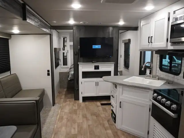 2022 Keystone RV Hideout 272BH, BRIGHT & MODERN VERY CLEAN BUNKH - Photo 11