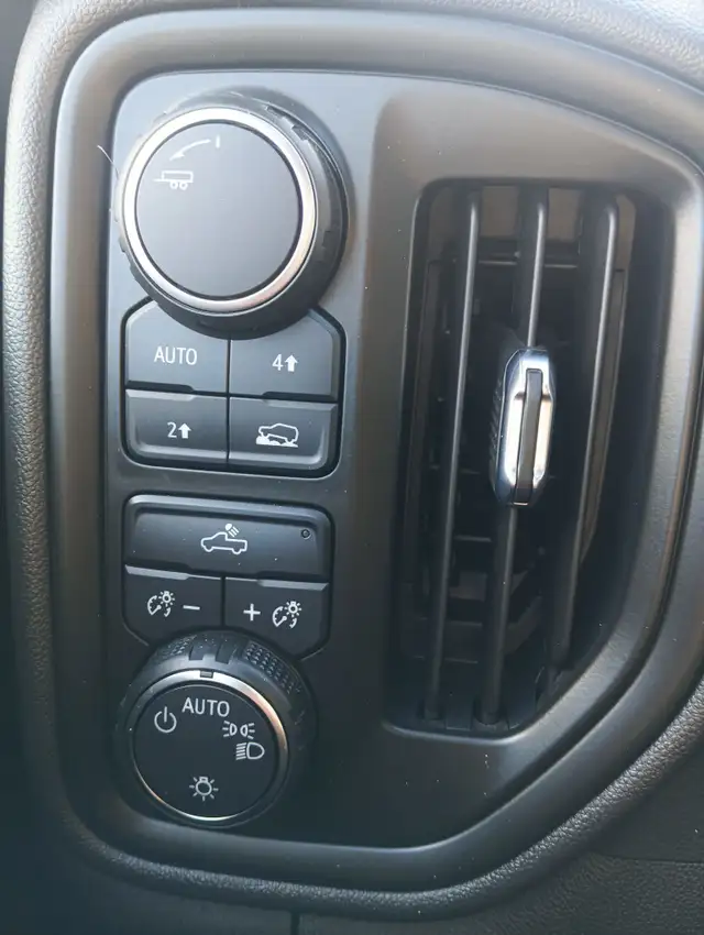 2022 Chevrolet Silverado 1500 - Photo 13