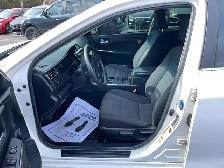 2015 Toyota Camry LE - Photo 10