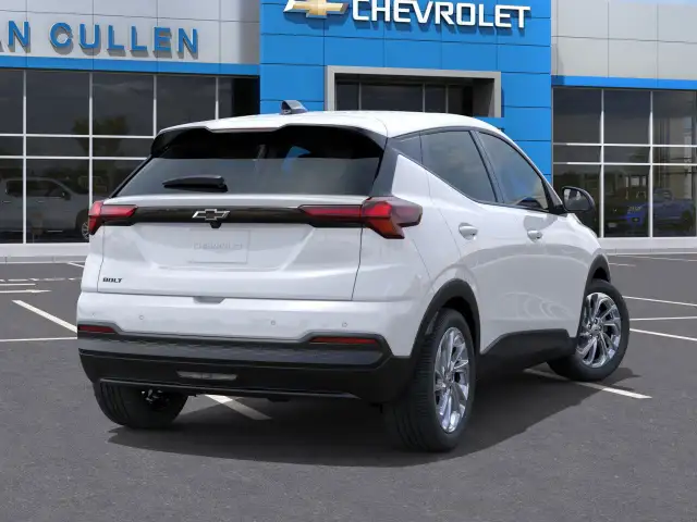 2027 Chevrolet Bolt - Photo 4