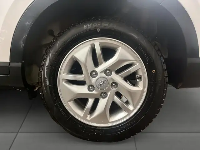 2024 Hyundai Venue Preferred Preferred | Heated Seats & Steering - Photo 8