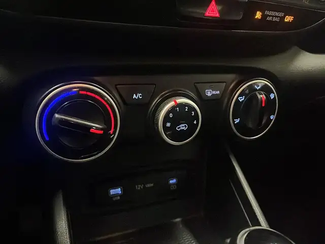 2024 Hyundai Venue Preferred Preferred | Heated Seats & Steering - Photo 15