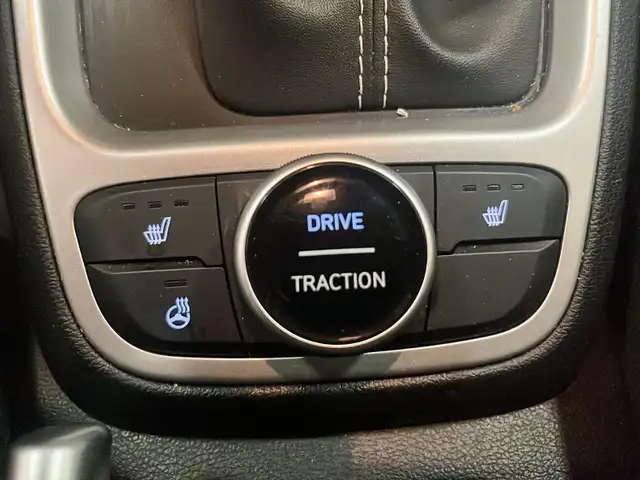 2024 Hyundai Venue Preferred Preferred | Heated Seats & Steering - Photo 17