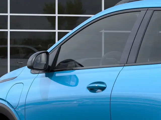 2027 Chevrolet Bolt - Photo 12