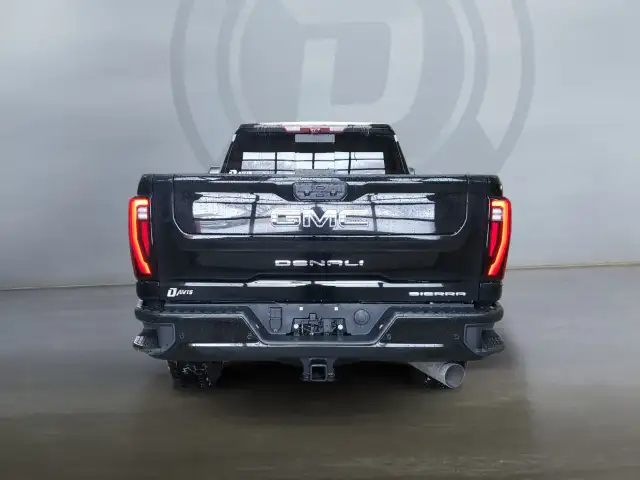 2026 GMC Sierra 3500HD - Photo 4