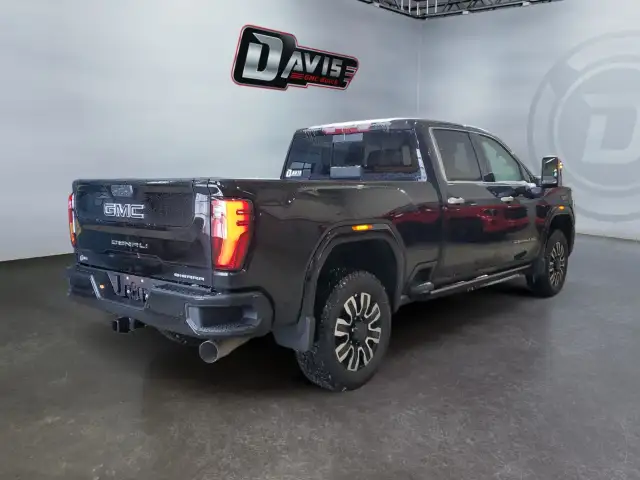 2026 GMC Sierra 3500HD - Photo 5