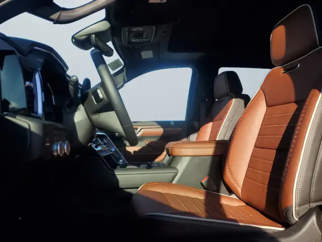 2026 GMC Sierra 3500HD - Photo 10