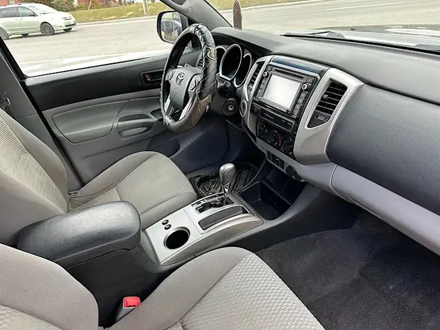 2015 Toyota Tacoma 4WD Double Cab V6 Auto - Photo 9
