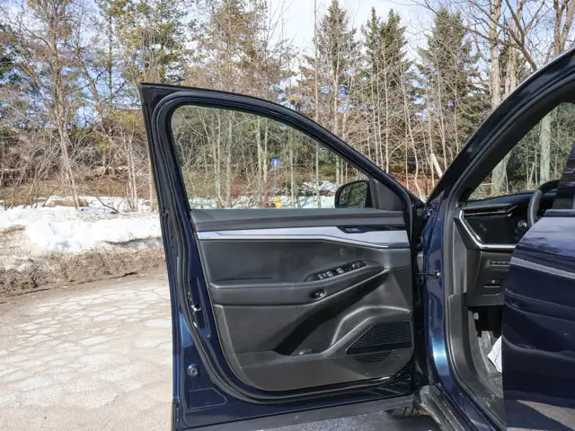 2024 Jeep Wagoneer S Launch Edition- Pano Sunroof - - Photo 15