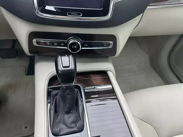 2016 VOLVO XC90 AWD | 7 Passagers | Cuir | NAVI | Toit - Photo 33