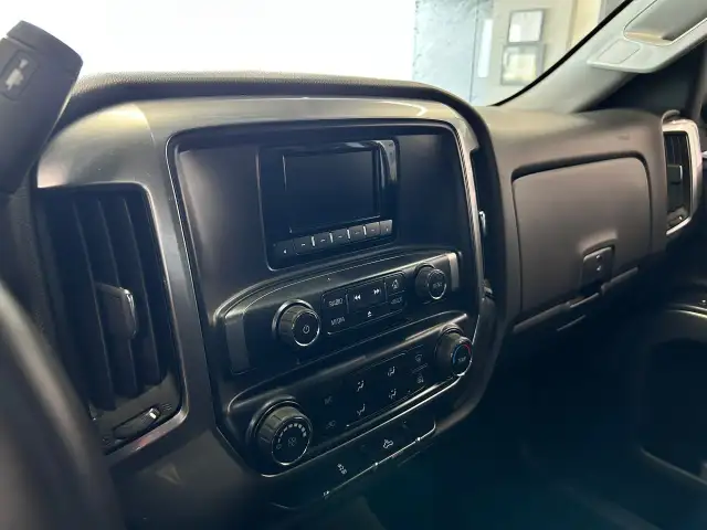 2015 Chevrolet Silverado LT - Photo 13