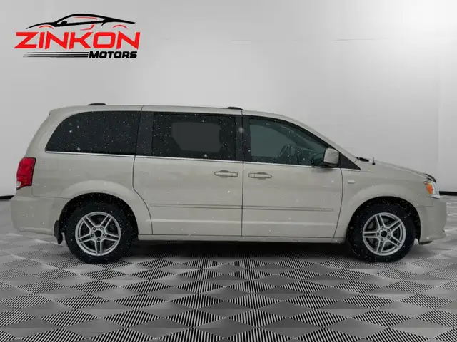 2014 Dodge Grand Caravan 30TH ANNIVERSARY | CLEAN CARFAX | LOW K - Photo 6