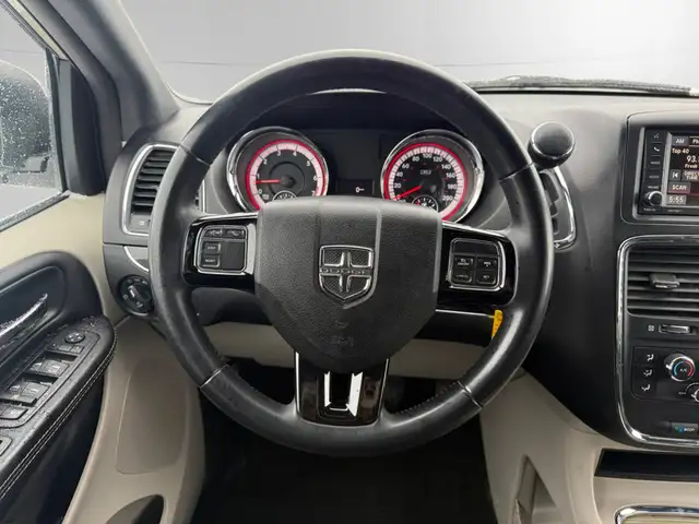 2014 Dodge Grand Caravan 30TH ANNIVERSARY | CLEAN CARFAX | LOW K - Photo 10