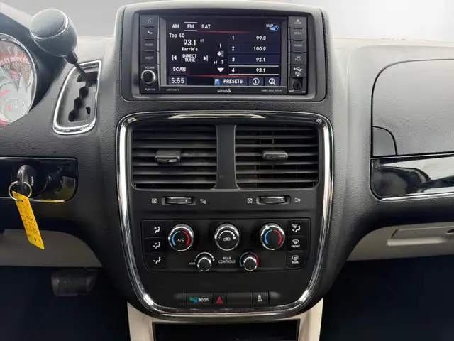 2014 Dodge Grand Caravan 30TH ANNIVERSARY | CLEAN CARFAX | LOW K - Photo 14
