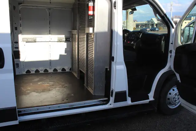2017 Ram ProMaster 1500, 136', 3 Passenger, Divider - Photo 10