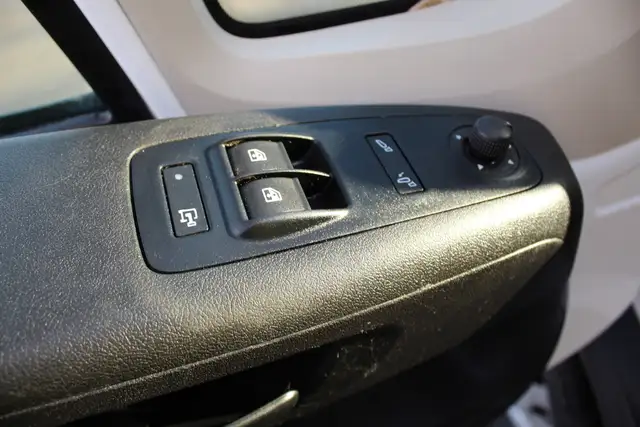 2017 Ram ProMaster 1500, 136', 3 Passenger, Divider - Photo 17