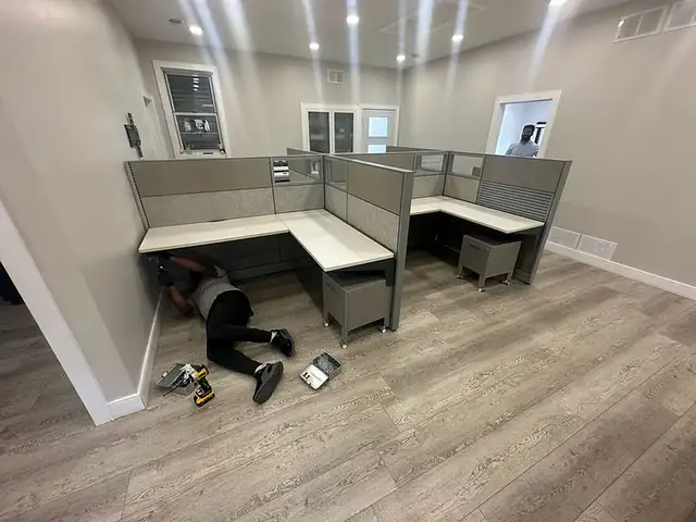 Flexible Open Plan Office–Three H Parkway System Available Now! - Photo 9