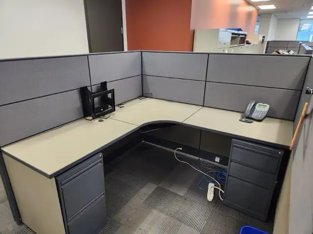 Flexible Open Plan Office–Three H Parkway System Available Now! - Photo 10