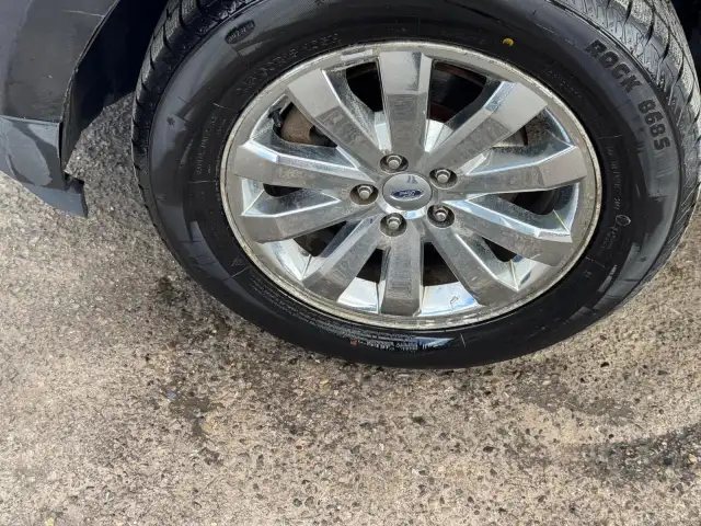 2010 Ford Edge Limited, TRADE IN, RUNS WELL, GOOD WHEELS, AS IS - Photo 9