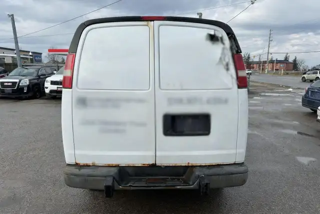 2010 GMC Savana Cargo Van RUNS, NOT DRIVEABLE, NO BRAKES, NO POW - Photo 3
