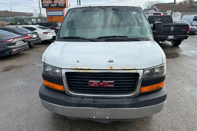 2010 GMC Savana Cargo Van RUNS, NOT DRIVEABLE, NO BRAKES, NO POW - Photo 6
