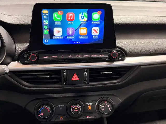 2019 Kia Forte LX New Brakes Lane Keep Heated Seats ApplePlay - Photo 12
