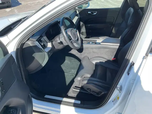 2020 Volvo XC60 T6 Inscription - Photo 12