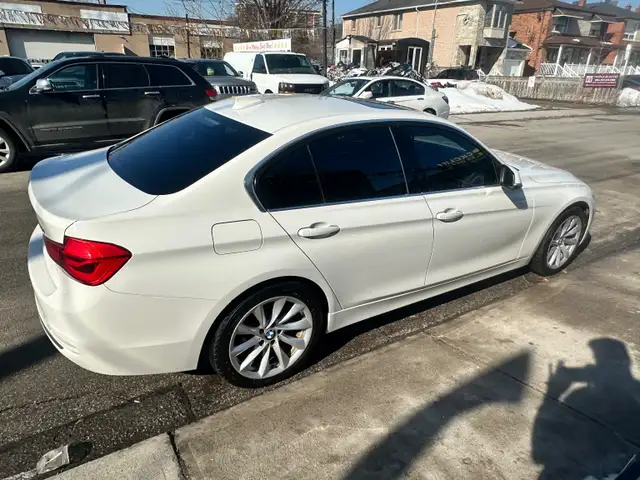 2017 BMW 330 i xDrive - Photo 6