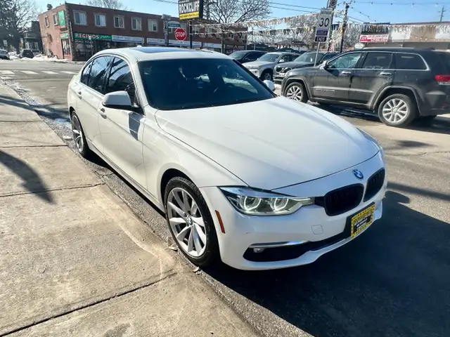 2017 BMW 330 i xDrive - Photo 7