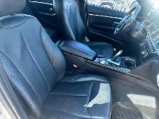 2017 BMW 330 i xDrive - Photo 8